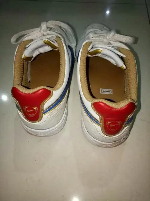 同学说我穿的耐克是盗版的,真的吗?