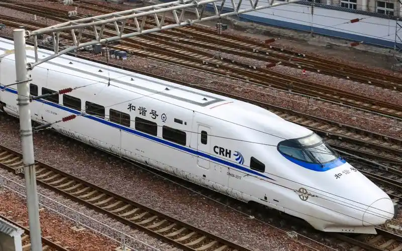 时隔两年,郑州火车站再次迎来crh2系动车组