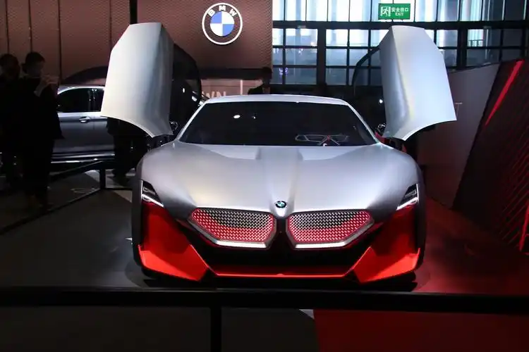 2021上海车展丨极具未来气息 宝马vision m next概念车亮相