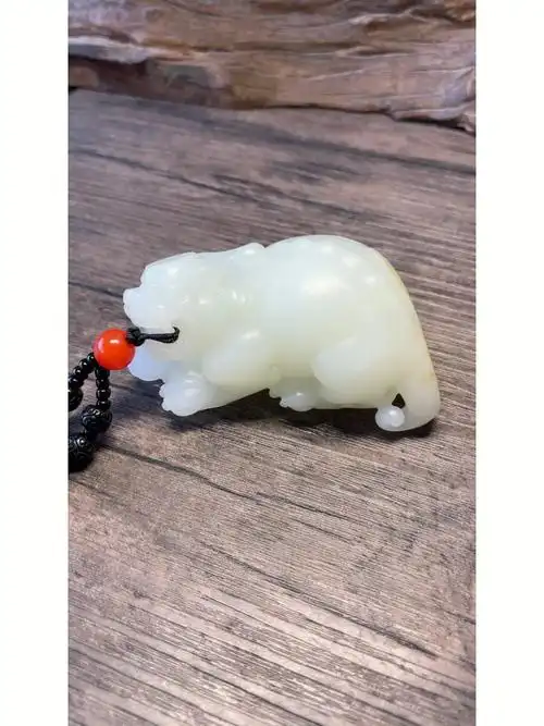 新疆和田玉籽料招财貔貅