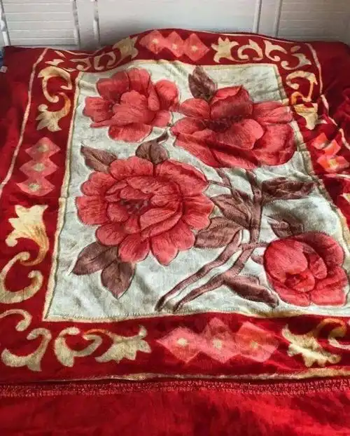 听说,你家里也有一床没咋洗过的花毛毯?