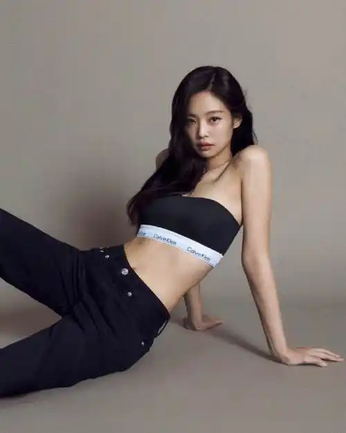 【视频 图片】240402 calvin klein更新@jennierubyjane相关图片 视频
