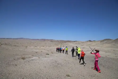 丝路戈徒 戈壁徒步108公里挑战记