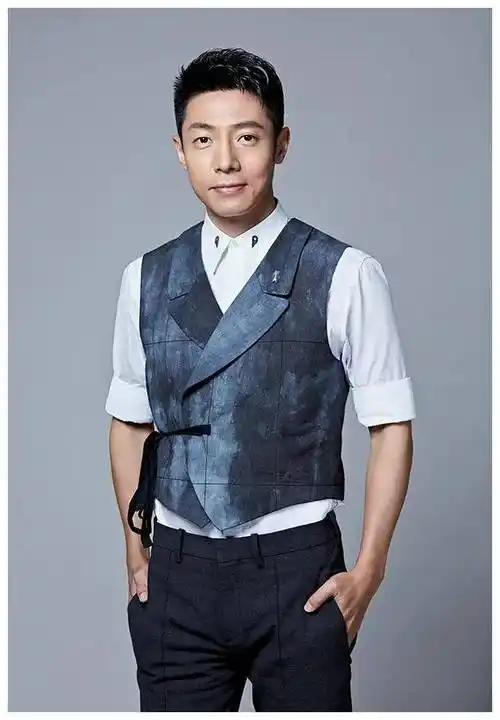 央视四大男主持风采,魅力不减,独具魅力,风采出众.