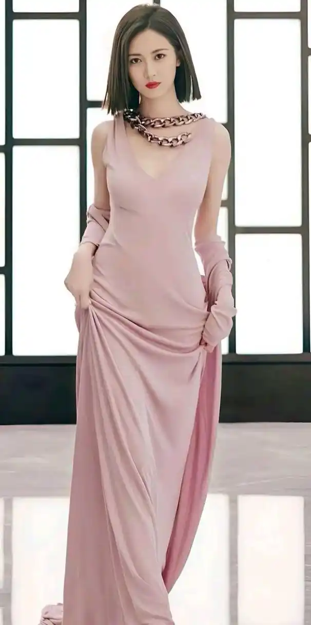 陈钰琪纯天然妈生脸[赞]五官立体精致[比心][比心]原生态美女[送自己