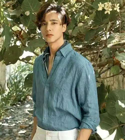 43岁元斌近况:帅气照片公开