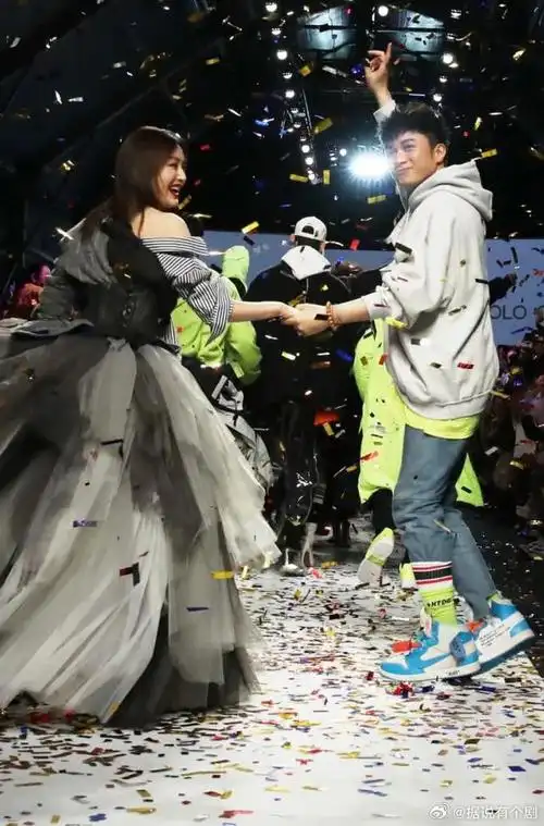 曾少年#古巨基除了是歌手和演员外,他还有一个身份是设计师,而且有