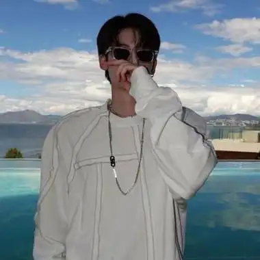 干净森系韩系ins风男头图片 甜男酷男超火微信头像大全_男生头像_美头