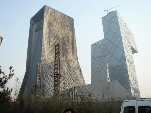 都知道央视大楼牛,大楼的配楼也很牛的!