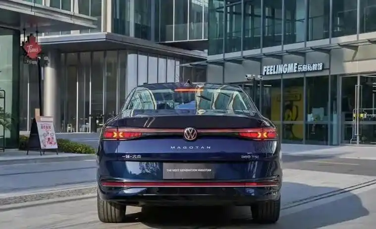 【一汽-大众全新迈腾实车图曝光 将亮相北京车展】相比现款车型,全新