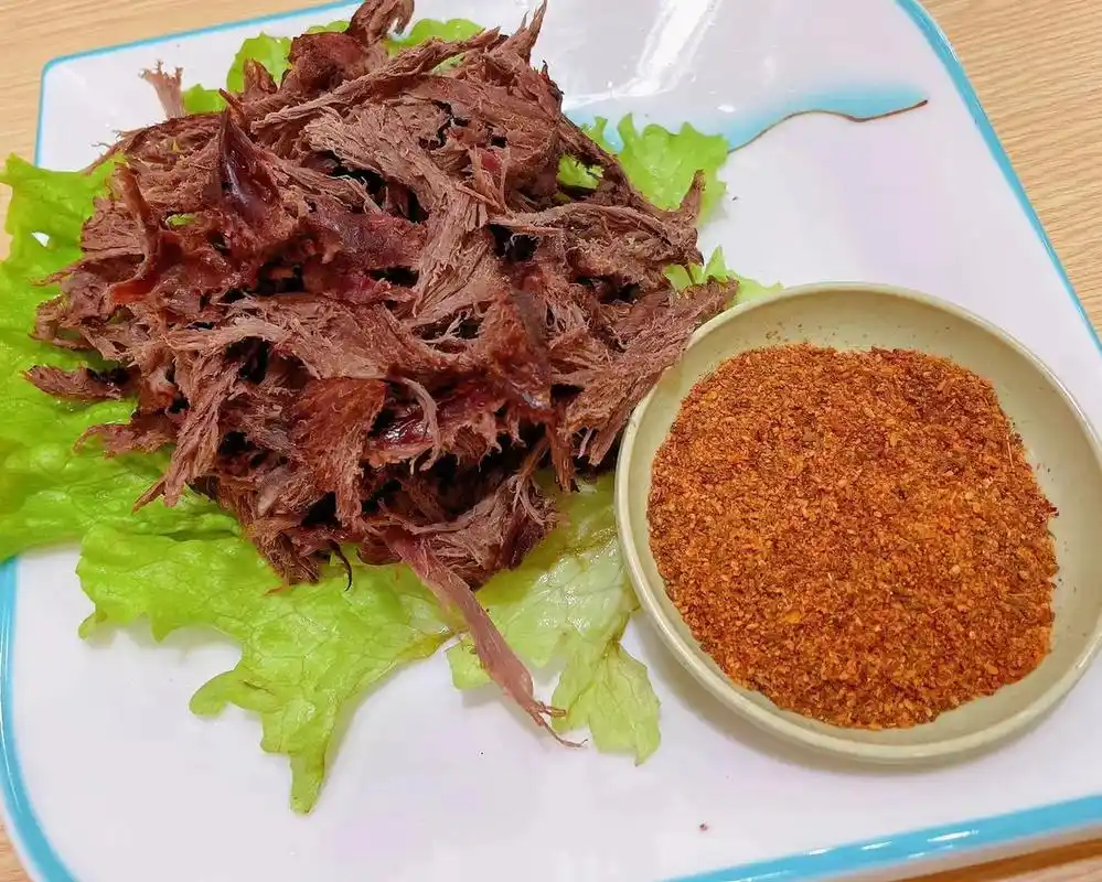 手撕猪心,真的是太太好吃了97新鲜的猪心炭烤30分钟,味道美 - 抖音