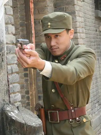 孤军英雄最后的四个卧底是谁