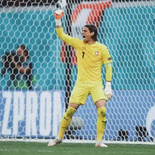 开挂的偶像 | yann sommer32岁的门.