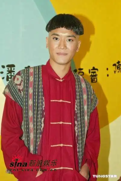 新浪娱乐讯:林文龙和郭可盈婚后首次合作演出电视剧《十兄弟》