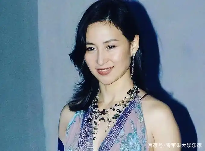 赌王二房蓝琼缨年仅14征服赌王后一手栽培才女何超琼