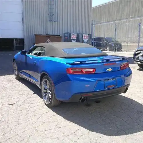 变形金刚中的大黄蜂:雪佛兰科迈罗港口蓝色现车颜值爆表