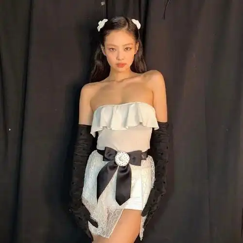 【theqoo】blackpink jennie芭蕾舞风巡演舞台造型合集,每一帧都是