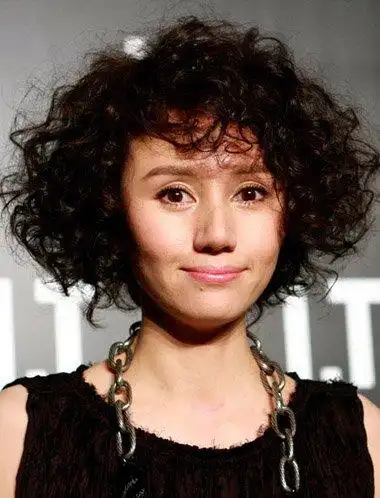 短发空气刘海小卷短烫发发型