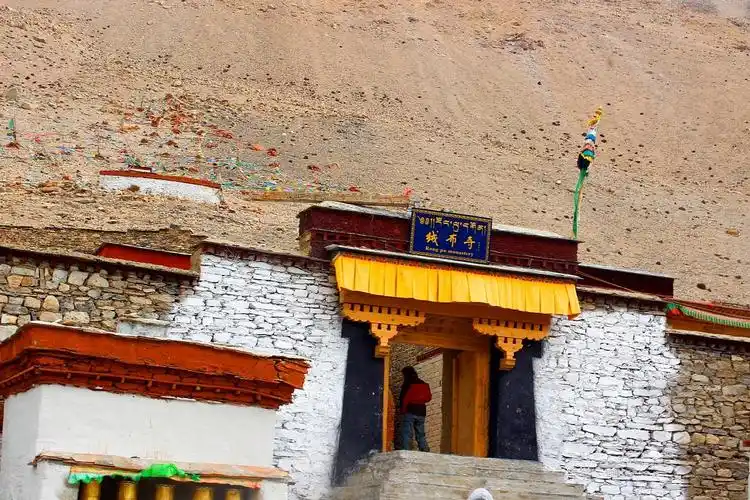 绒布寺海拔多少米,绒布寺到珠峰大本营多少公里