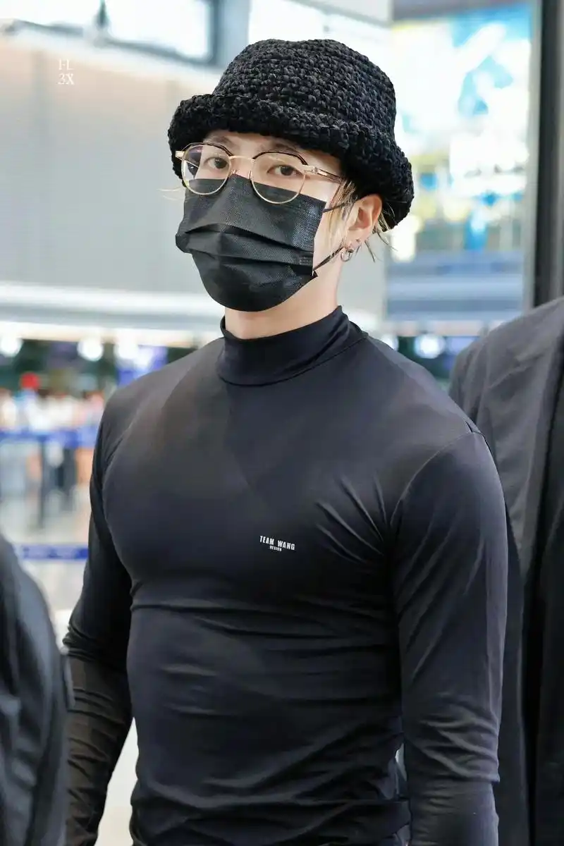 我一个人也可以走遍天下无敌 #王嘉尔 #机场照