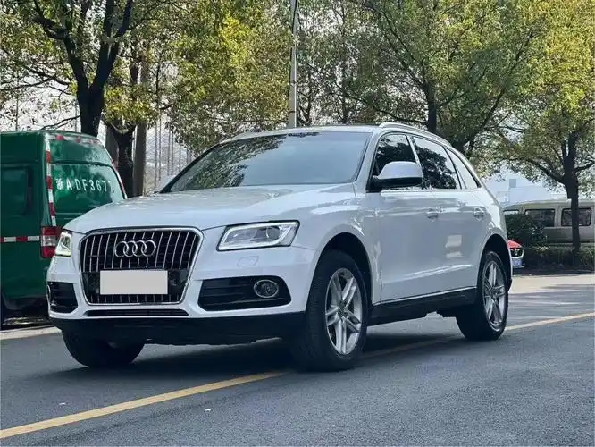 17款奥迪q5,40tfsi技术型,实表8万公里,配置多多:19寸轮毂,电尾,一