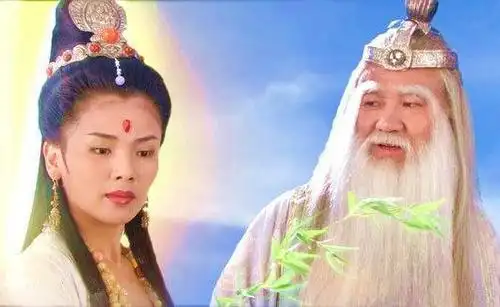 在上古时期鸿钧老祖的肉身被打碎女娲娘娘救了他两次