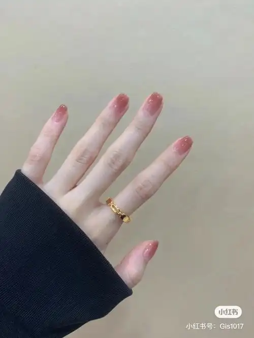 带着小红书图做的指甲