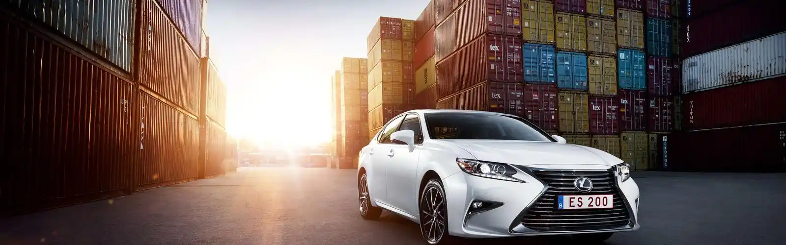 白色雷克萨斯es 200车正面壁纸高清原图查看