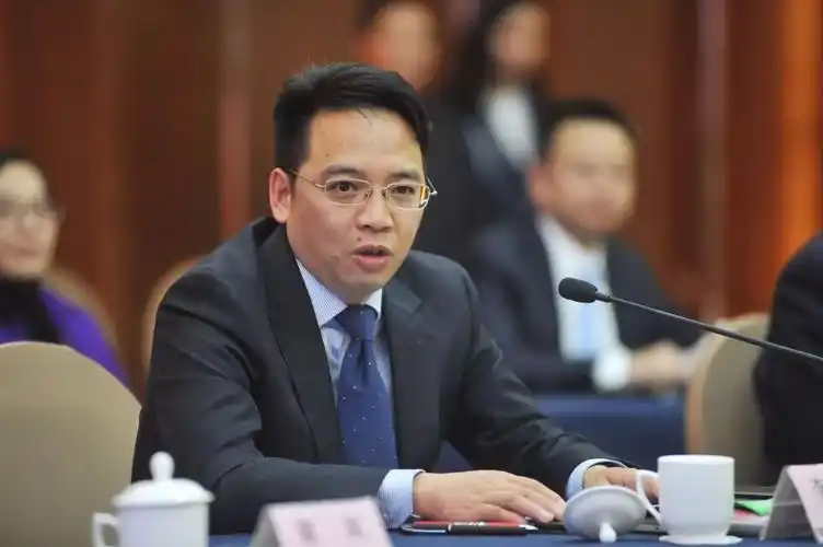 自贡市委常委,市人民政府副市长李红强答记者问共同发掘自贡的发展