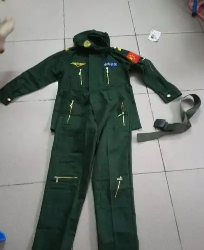 转卖空军服一套130码