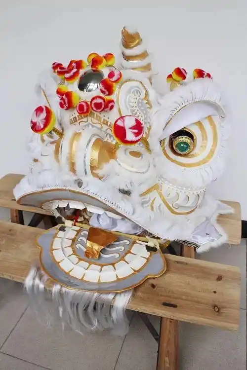 狮头造型特点关键词一:■ 图片来源"广州非遗"拉动红线机关就可以同时