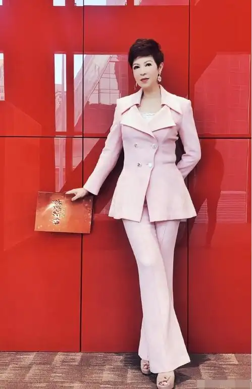 杭天琪被曝白马会所常客被老外骗走3000万如今54岁满脸玻尿酸