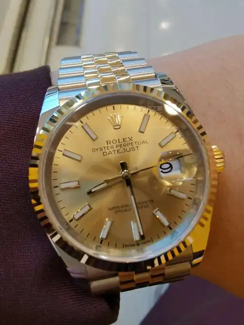 劳力士间金金盘狗牙圈 日志