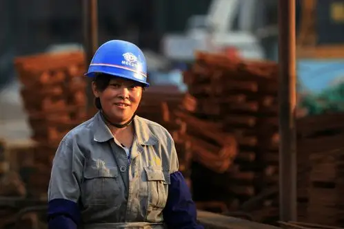 工地掠影—钢筋女工