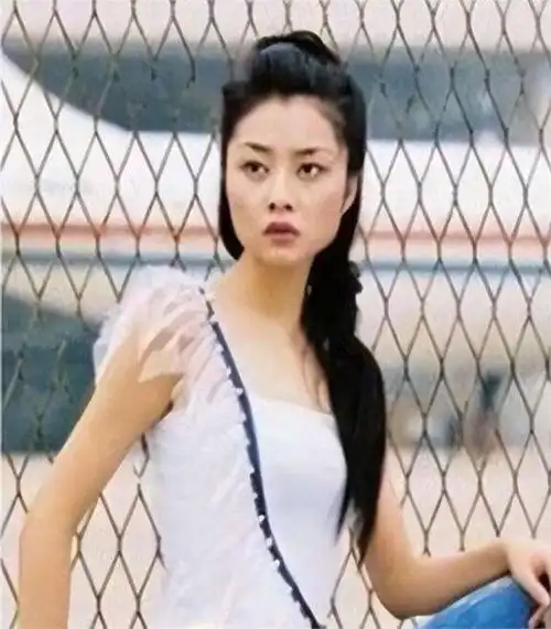 郭富城与熊黛林分手9年,他娶小网红为妻,她嫁入豪门