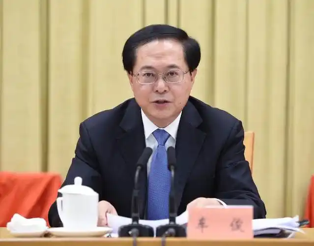 10月15日,中共浙江省委十四届四次全体会议在杭举行,省委书记车俊讲话