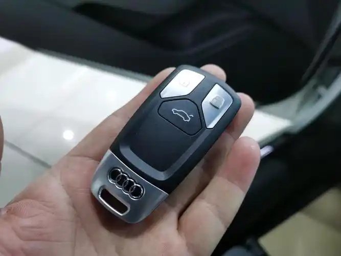 奥迪a5coupe40tfsi进口2017款20t自动汽油时尚型