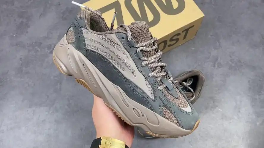 『纯原』 yeezy boost 700v2 gz0724