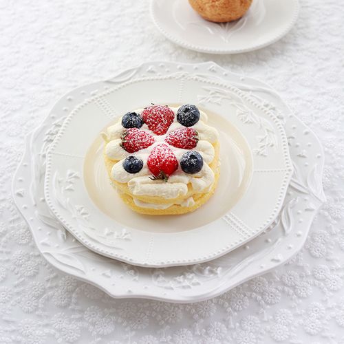 法式浮雕铃兰花白色陶瓷复古花朵浮雕点心盘下午茶盘西点盘水果盘