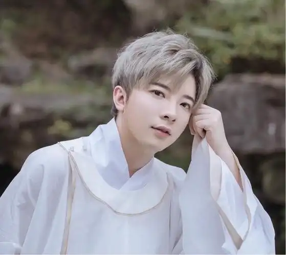 萧忆情伦桑事件回顾他年龄多大