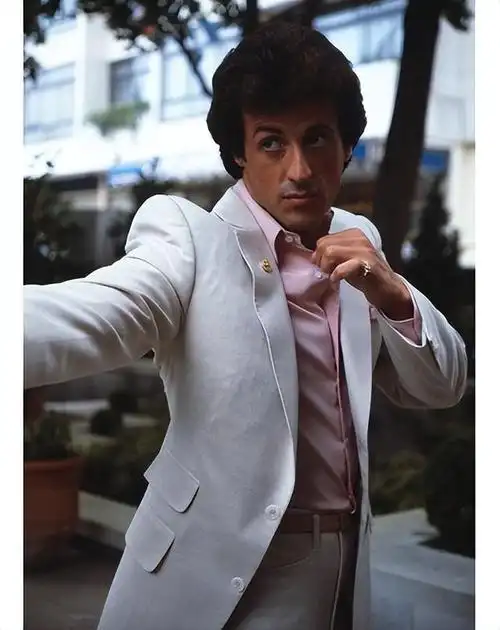 史泰龙又离婚,妻子比他小22岁年轻貌美,生了3个如花似玉的女儿