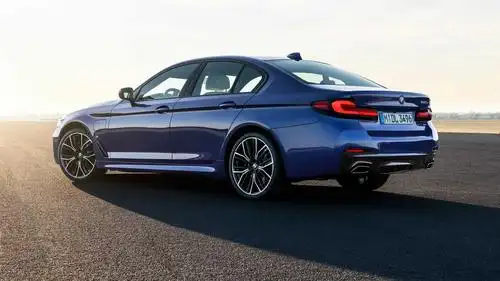 2021款bmw5系新ota升级项提升动力表现