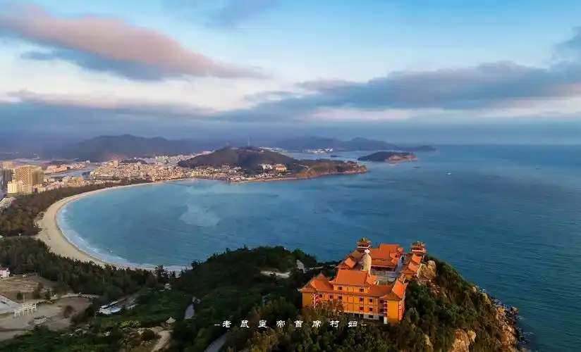 真正海景房!航拍阳江小故宫飞龙寺绝了,去过的人都念念不忘
