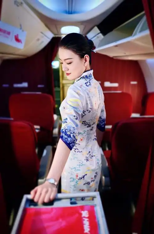 2019届空乘专业优秀毕业生海南航空乘务员谢琳