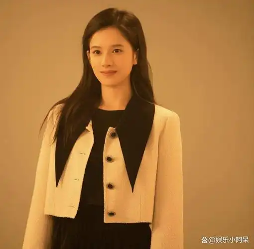 张婧仪和黄景瑜主演的《他从火光中走来》已经开播了,我一口气看了5集