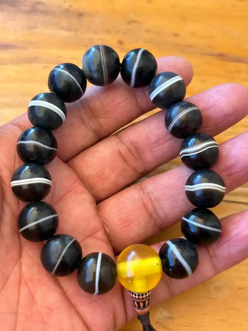 千年一线药师珠手串,包浆和品相很完美 - 抖音