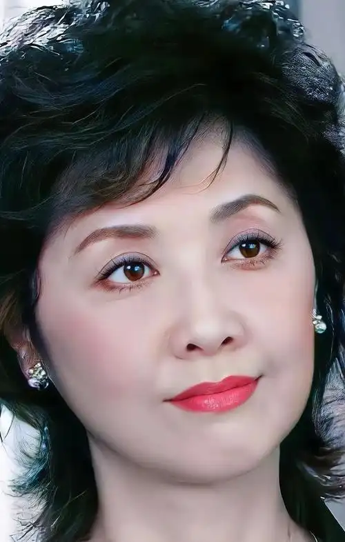 女王陛下――朱琳