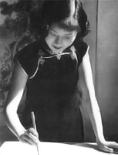 陆小曼年轻时有多美?黑白照难掩丽质,看完这组绝版旧照就明白了