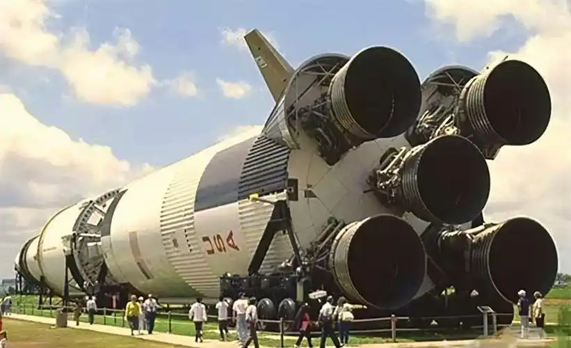 超级火箭土星五号曾把宇航员送上月球后来为啥被放弃了