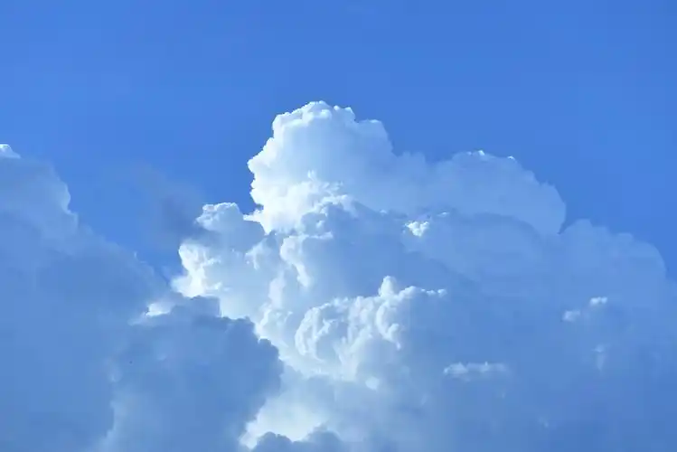 夏末秋初温柔的天空